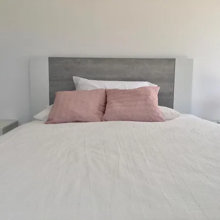 Torrezinha- Moradia Moderna Em Com Piscina Tatil Evi