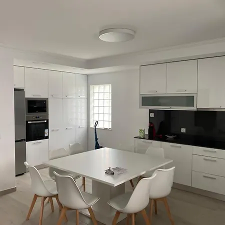 Tatil Evi Torrezinha- Moradia Moderna Em Com Piscina