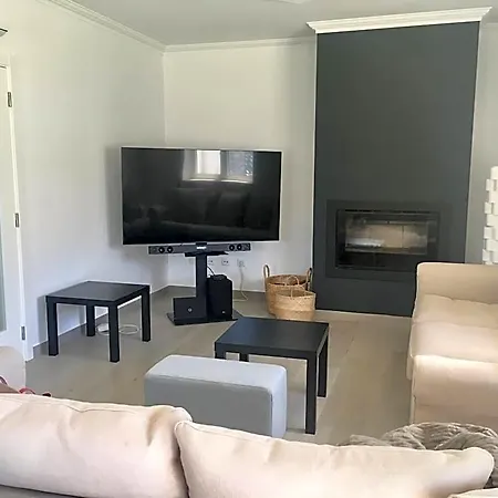 Torrezinha- Moradia Moderna Em Com Piscina Tatil Evi Salir de Porto