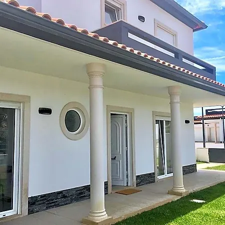 Tatil Evi Torrezinha- Moradia Moderna Em Com Piscina