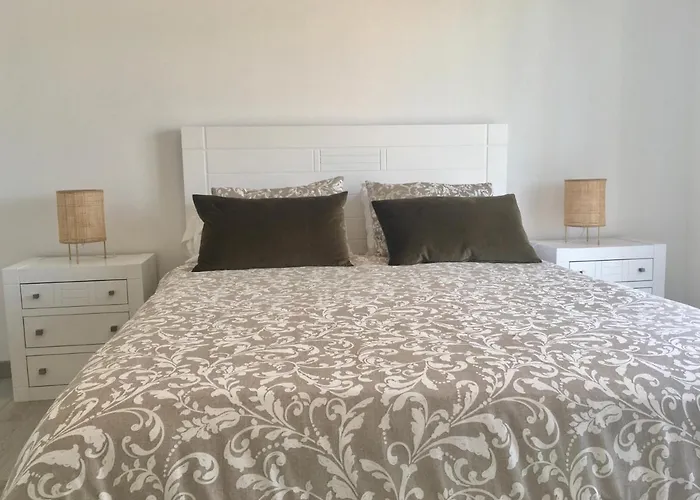 Torrezinha- Moradia Moderna Em Com Piscina Tatil Evi Salir de Porto