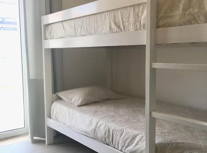 Torrezinha- Moradia Moderna Em Com Piscina Tatil Evi *