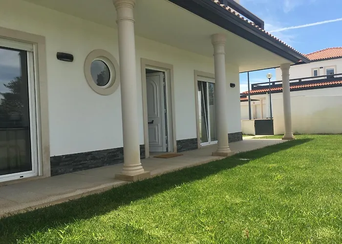 Torrezinha- Moradia Moderna Em Com Piscina *